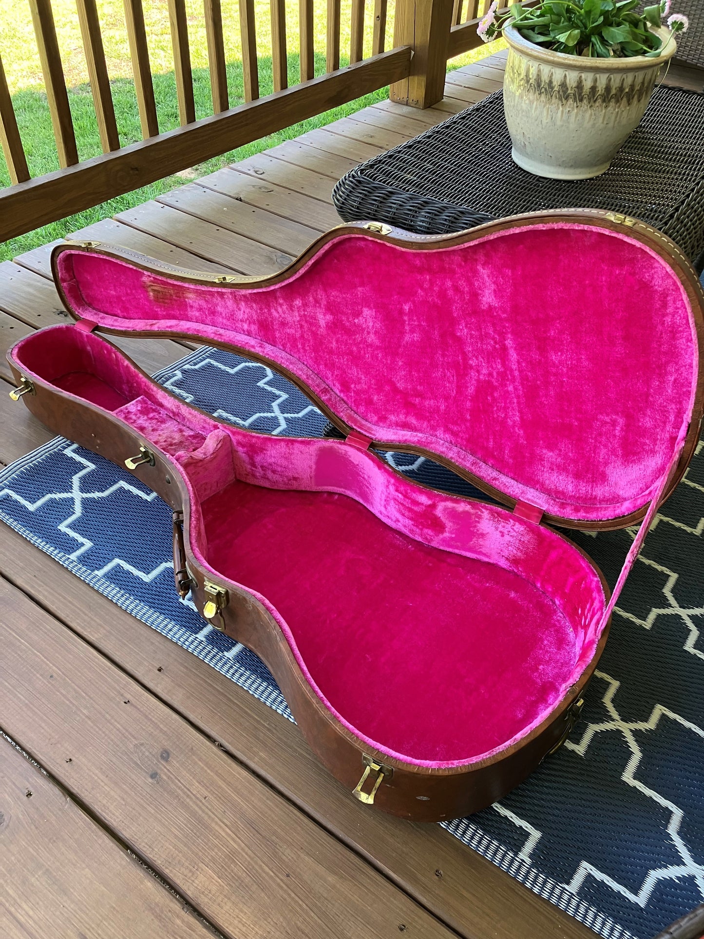 SOLD 1950's Gibson-Lifton Guitar Case