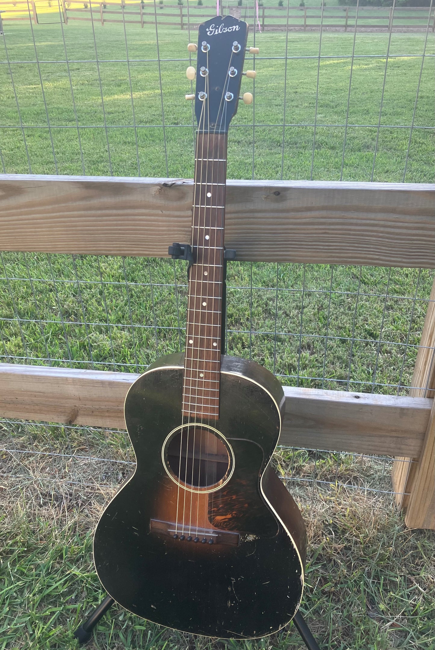 SOLD 1933 Gibson L-00