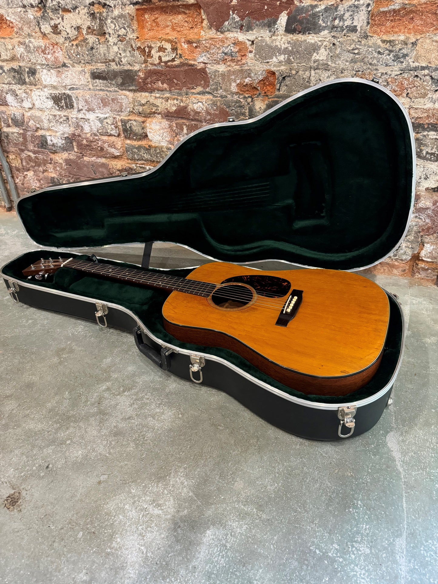 1966 Martin D-18