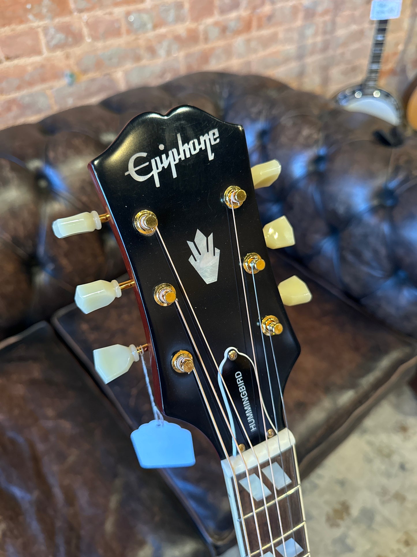 Used Epiphone IBG Hummingbird w/upgraded case
