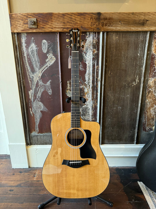 Taylor 210ce Plus