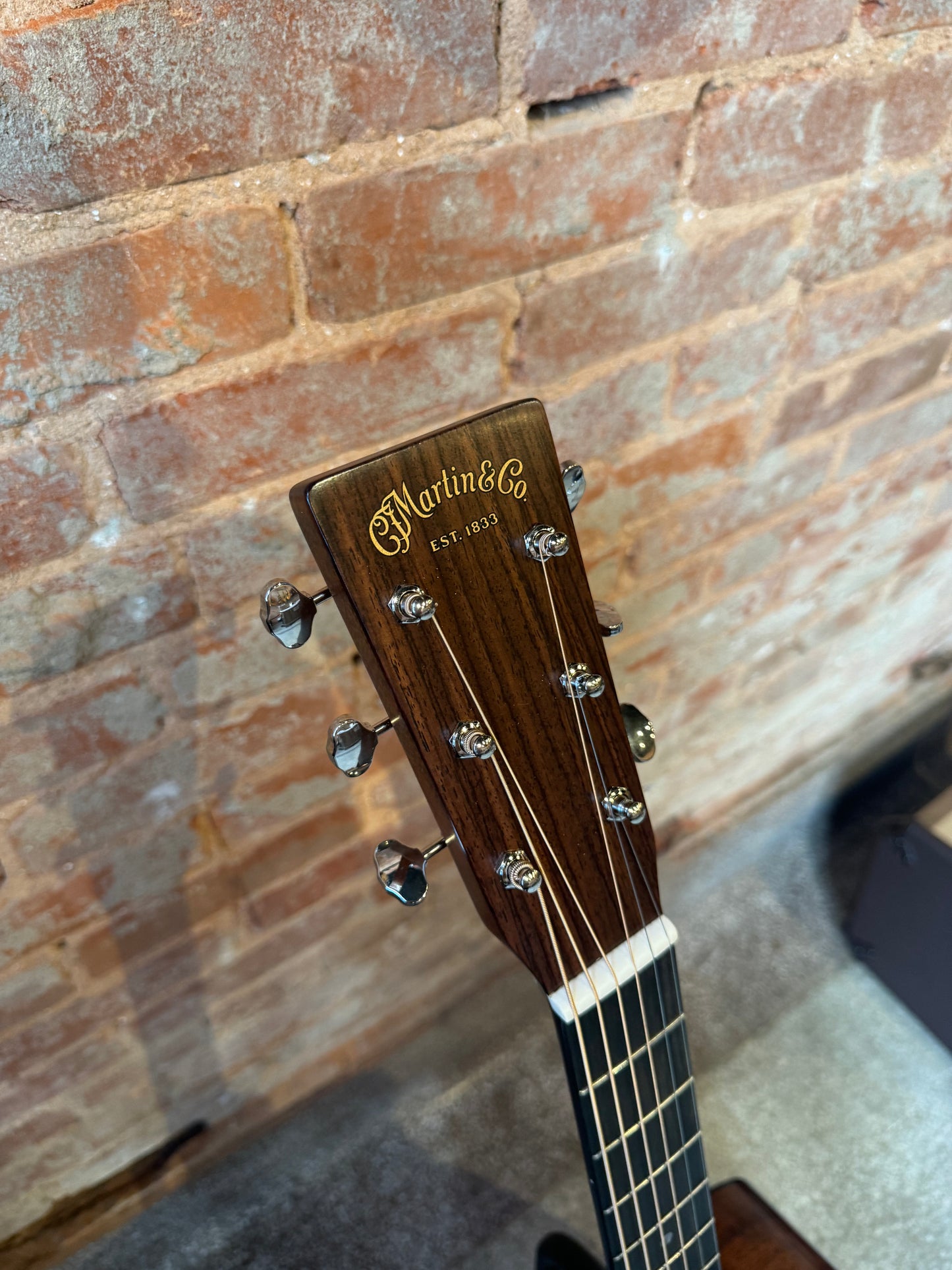 Martin D-18