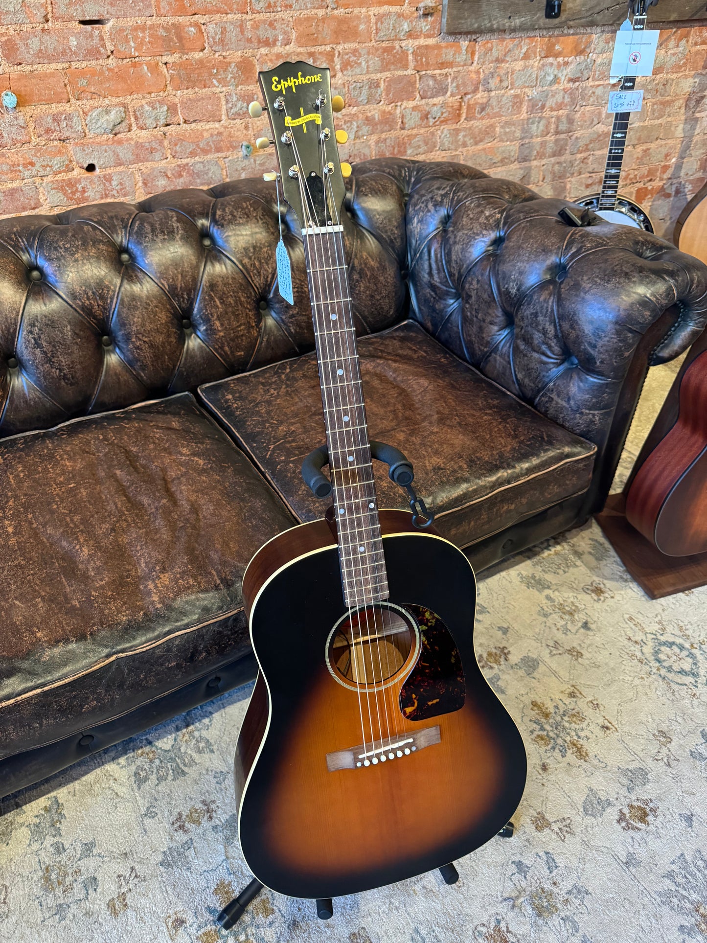 Used Epiphone IBG 1942 Banner J-45