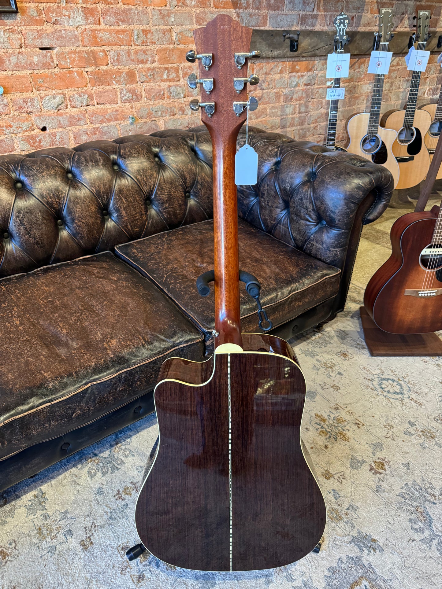 USED Guild D-150 CENA