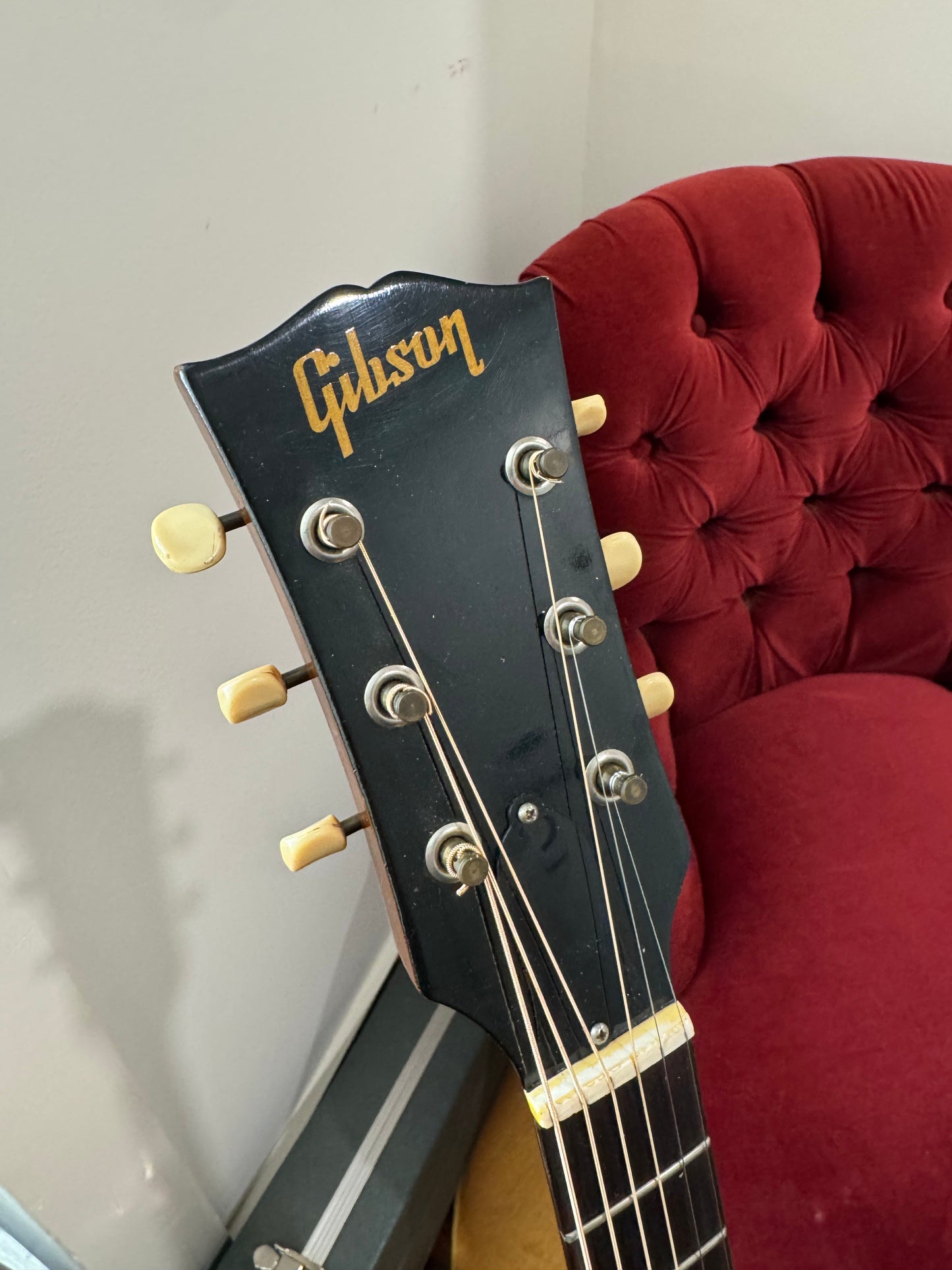 1966 Gibson LG1
